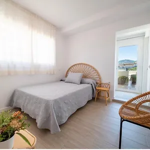 Apartment M A R I V E N T With Bathroom And Terrace 50 M2, Roses